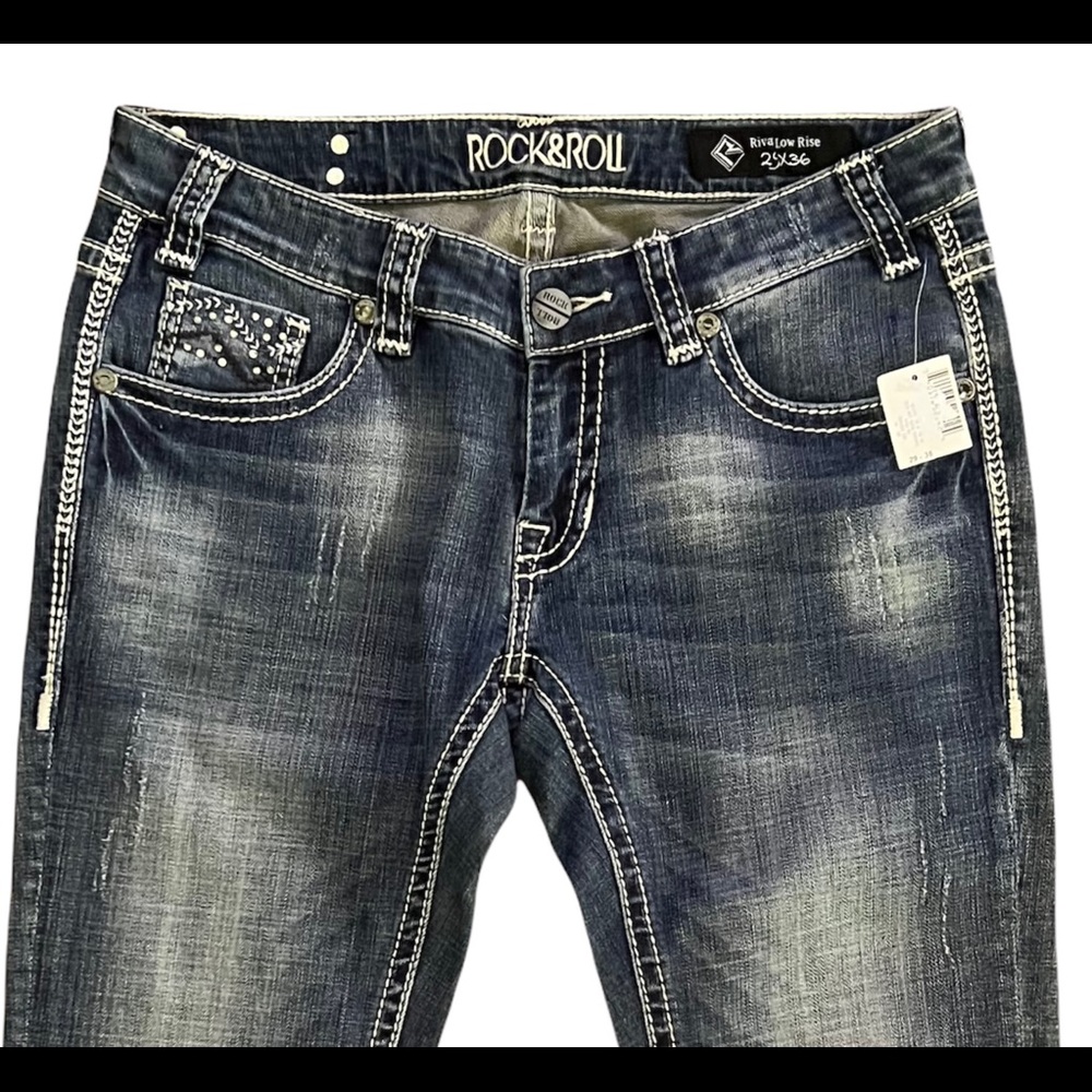 *SOLD* Rock & Roll Cowgirl Rival Low Rise Bootcut Jeans - Picture 2 of 9
